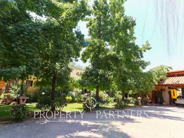 Hermosa Propiedad en exclusivo sector del Llano de Pirque