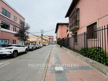 Casa con Potencial Comercial, Cerca del Hospital de La Serena