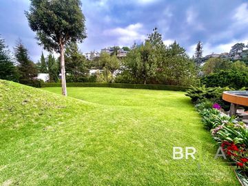 Casa en condominio en venta en Bosques de las Lomas