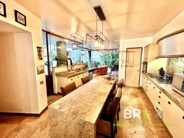 Casa en condominio en venta en Bosques de las Lomas