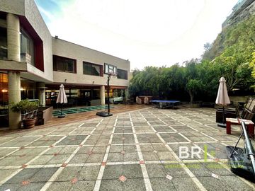 Casa en condominio en venta en Bosques de las Lomas