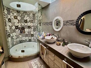 Casa en condominio en venta en Bosques de las Lomas