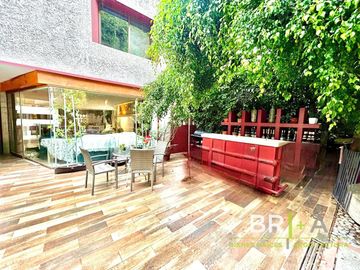Casa en condominio en venta en Bosques de las Lomas