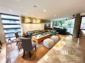 Casa en condominio en venta en Bosques de las Lomas