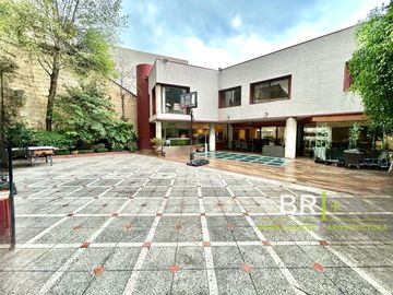 Casa en condominio en venta en Bosques de las Lomas