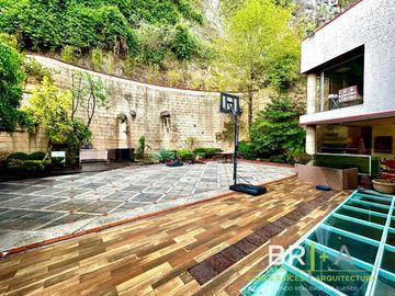 Casa en condominio en venta en Bosques de las Lomas