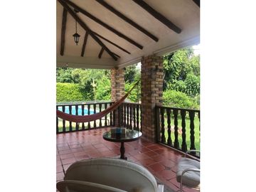 VENDO CASA FINCA CON PISCINA LOTE 2000M2 - LA MESA ZONA EL HATO