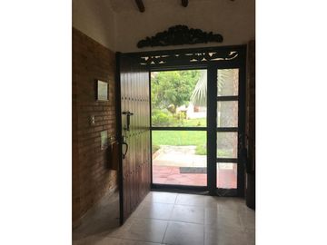 VENDO CASA FINCA CON PISCINA LOTE 2000M2 - LA MESA ZONA EL HATO