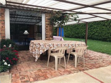 VENDO CASA FINCA CON PISCINA LOTE 2000M2 - LA MESA ZONA EL HATO
