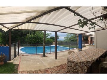 VENDO CASA FINCA CON PISCINA LOTE 2000M2 - LA MESA ZONA EL HATO