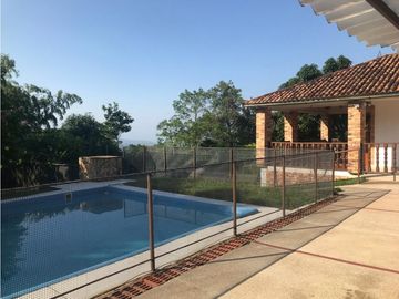 VENDO CASA FINCA CON PISCINA LOTE 2000M2 - LA MESA ZONA EL HATO
