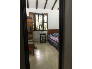 VENDO CASA FINCA CON PISCINA LOTE 2000M2 - LA MESA ZONA EL HATO