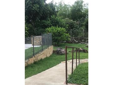 VENDO CASA FINCA CON PISCINA LOTE 2000M2 - LA MESA ZONA EL HATO