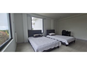 VENDO CASA EXCLUSIVA LOTE 1.570M2 - YERBABONITA SOPO