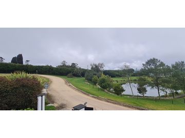 VENDO CASA EXCLUSIVA LOTE 1.570M2 - YERBABONITA SOPO