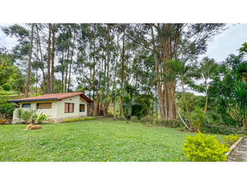 Venta de Finca con Acceso al Embalse Guatapé