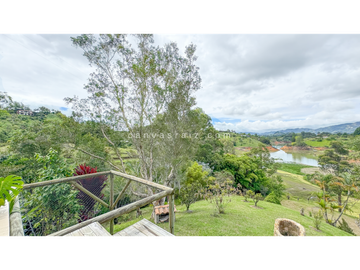 Venta de Finca con Acceso al Embalse Guatapé