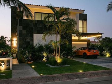 Casa Acacia