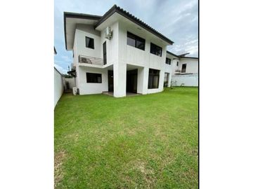 VENDO CASA EN LA CHORRERA COSTA VERDE PUERTO MADERO 3R