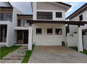 VENDO CASA EN LA CHORRERA COSTA VERDE PUERTO MADERO 3R