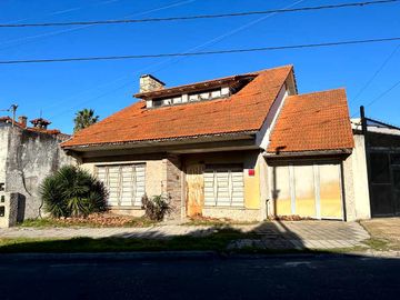 Chalet en venta en Bernal Centro