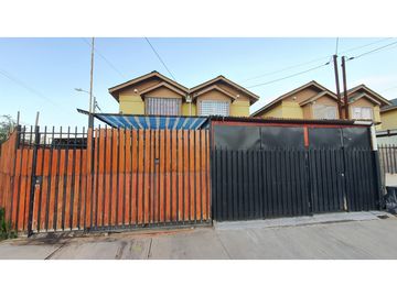 Venta de Casa 3D 1B con estacionamiento Villa Carlos Pezoa, San Felipe