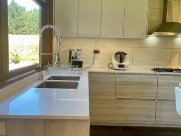 Parcela con moderna casa Los Riscos Pucón