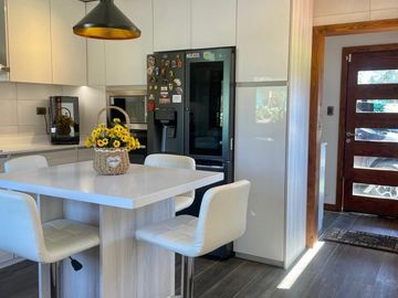 Parcela con moderna casa Los Riscos Pucón