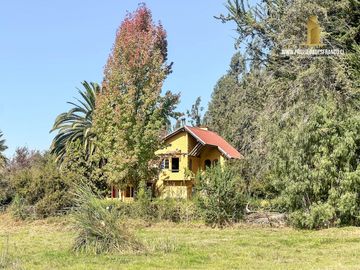 MELIPILLA. VENDE 23 HECTAREAS CON CASAS. MEDIA LUNA Y GALPÓN