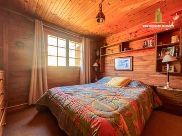 MELIPILLA. VENDE 23 HECTAREAS CON CASAS. MEDIA LUNA Y GALPÓN