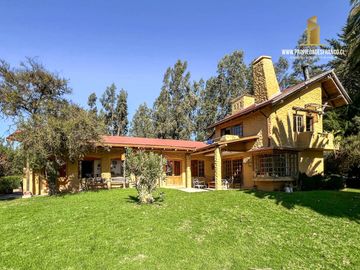 MELIPILLA. VENDE 23 HECTAREAS CON CASAS. MEDIA LUNA Y GALPÓN