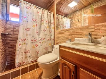 MELIPILLA. VENDE 23 HECTAREAS CON CASAS. MEDIA LUNA Y GALPÓN