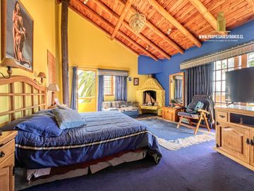 MELIPILLA. VENDE 23 HECTAREAS CON CASAS. MEDIA LUNA Y GALPÓN