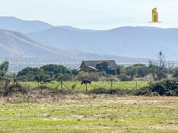 MELIPILLA. VENDE 23 HECTAREAS CON CASAS. MEDIA LUNA Y GALPÓN
