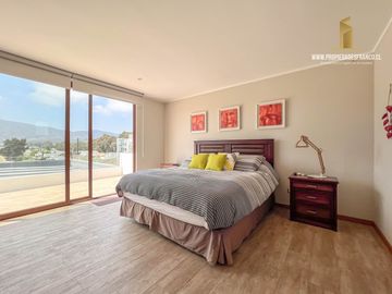 VENTA HERMOSA CASA MEDITERRANEA CON PISCINA EN MARBELLA