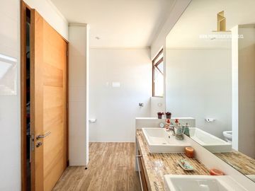VENTA HERMOSA CASA MEDITERRANEA CON PISCINA EN MARBELLA