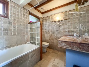 REÑACA. VENDE CASA REMODELADA 6D 4B CON PISCINA VISTA AL MAR