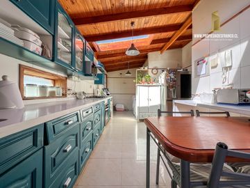 REÑACA. VENDE CASA REMODELADA 6D 4B CON PISCINA VISTA AL MAR