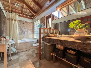 REÑACA. VENDE CASA REMODELADA 6D 4B CON PISCINA VISTA AL MAR