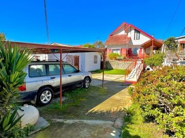 QUILPUÉ CENTRO. VENDE TERRENO CON DOS CASAS Y PISCINA 10X5
