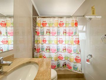 REÑACA. SECTOR LOS PINOS. VENTA CASA 4D3B CON AMPLIO TERRENO