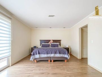 REÑACA. SECTOR LOS PINOS. VENTA CASA 4D3B CON AMPLIO TERRENO