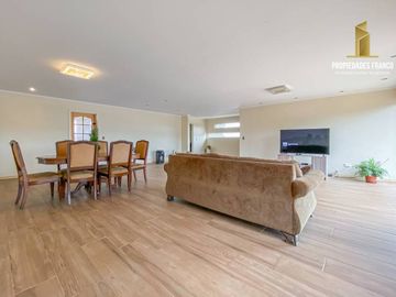REÑACA. SECTOR LOS PINOS. VENTA CASA 4D3B CON AMPLIO TERRENO