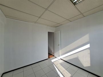 Oficina en Venta en Av.Pajaritos Centenario