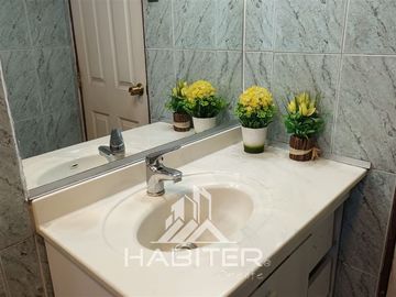 Casa en Venta en Av Las Torres y Santa Corina
