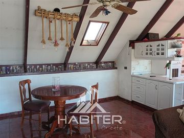 Casa en Venta en Av Las Torres y Santa Corina