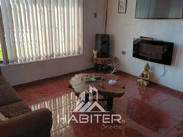 Casa en Venta en Av Las Torres y Santa Corina