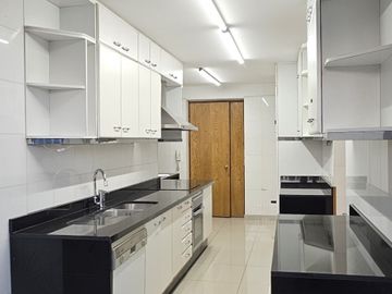 EXCLUSIVO DEPARTAMENTO EN BARRIO EL GOLF