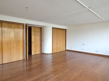 EXCLUSIVO DEPARTAMENTO EN BARRIO EL GOLF