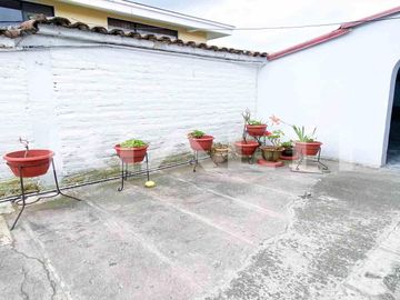 CASA DE UN PLANTA EN CONOCOTO